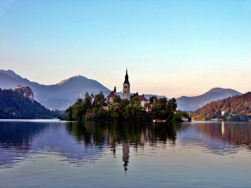 lake-bled-2389076_1280